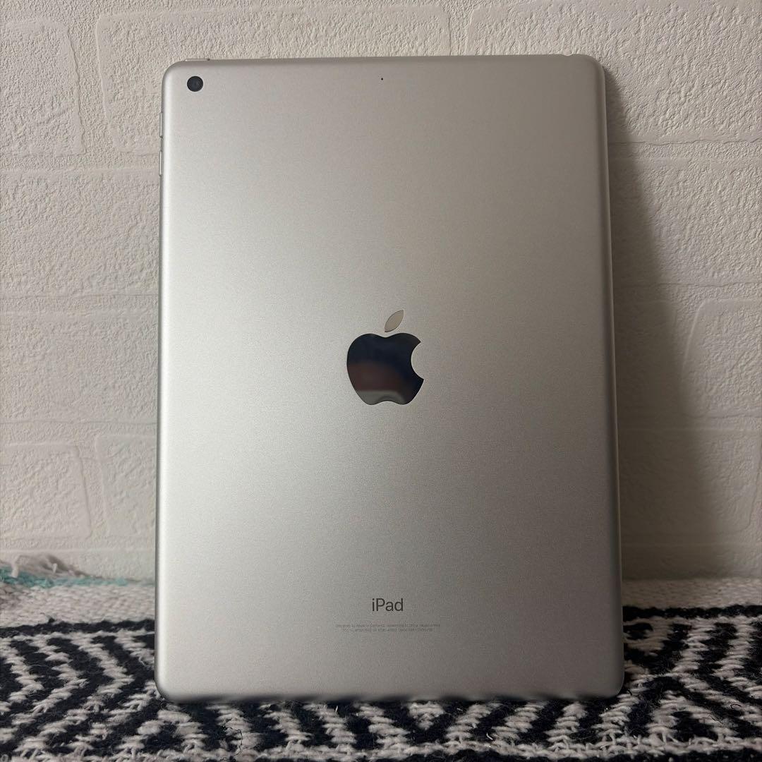 Apple iPad 第6世代 Wi-Fiモデル 容量32GB