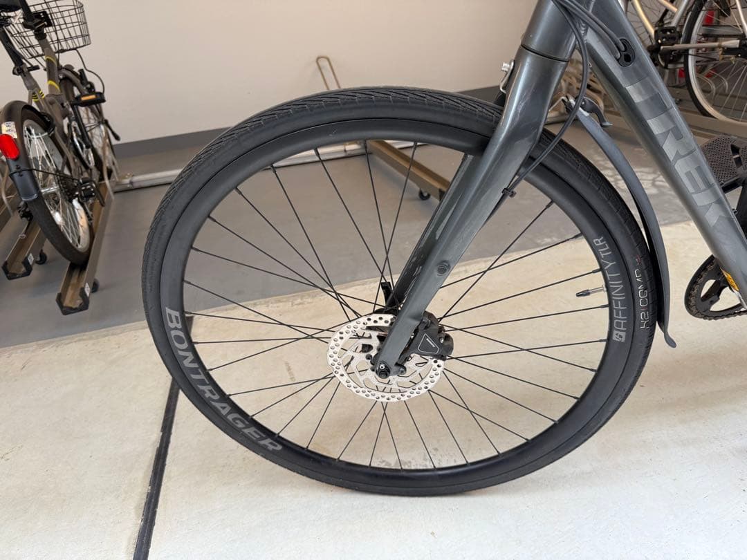 TREK トレック FX4 DISC クロスバイク2021