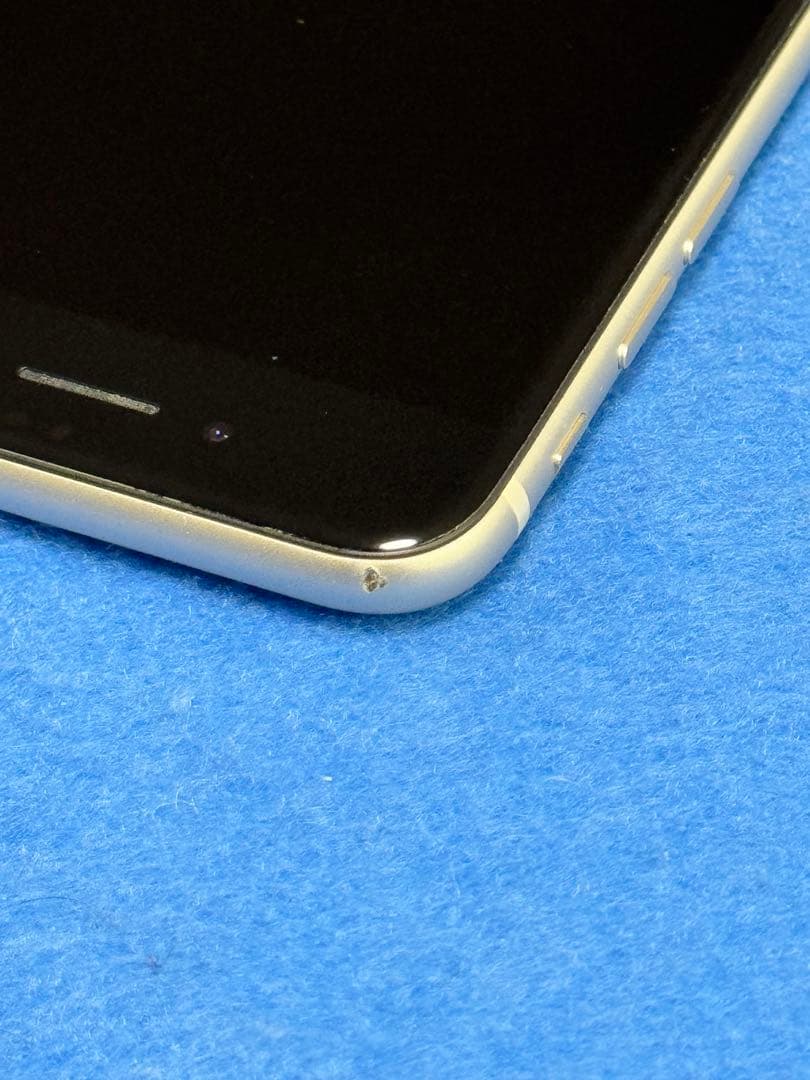 Apple iPhone SE (第3世代) ホワイト 64GB おまけ付き