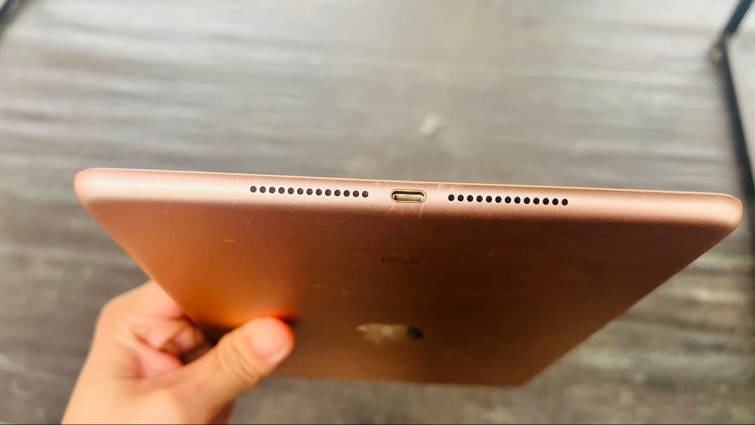 Apple iPad 9.7インチ　32GB Wi-Fi ゴールド