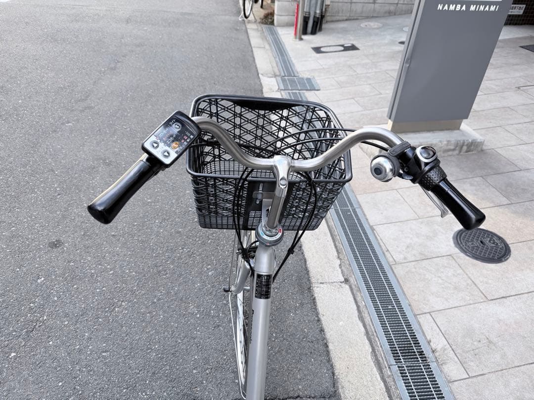 大阪府　Panasonic 電動アシスト自転車 シルバー　26インチ