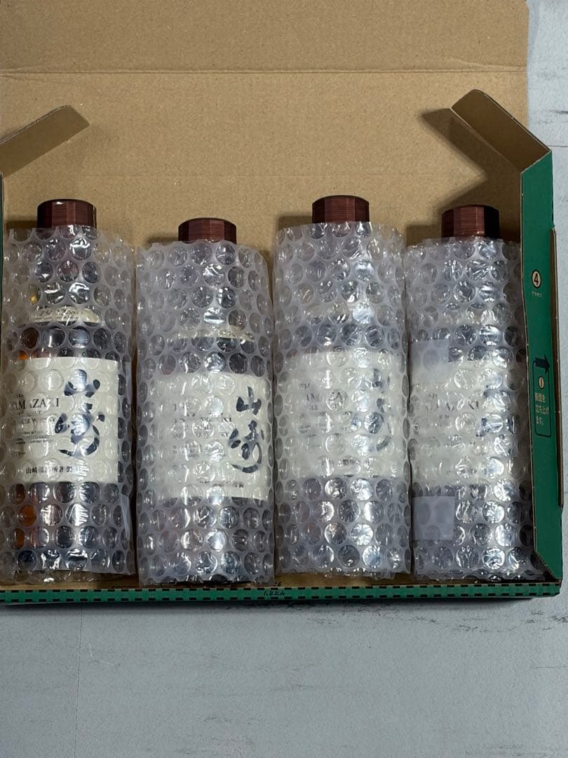 P*様 サントリー シングルモルトウイスキー 山崎 180ml ×4本