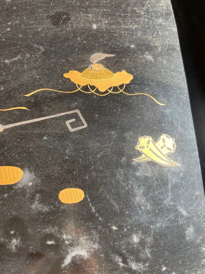骨董品　希少　金箔装飾の黒漆塗り膳 収納箱付き　100年前