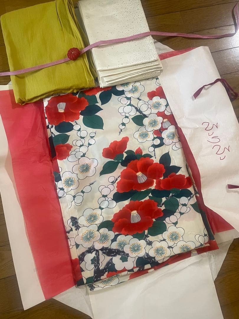 ⭐︎ふりふ　浴衣　4点セット　(椿柄)⭐︎