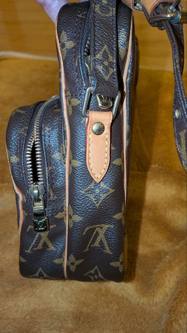 Louis Vuitton ショルダーバッグ　アマゾン