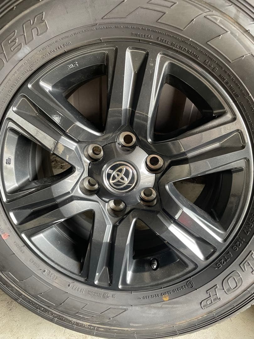 ハイラックス　純正ホイール