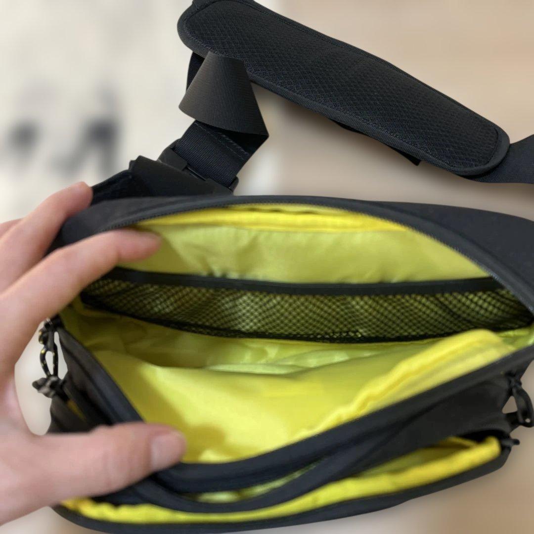 【美品　値下げ中】Hugoo ヒップシート ブラック