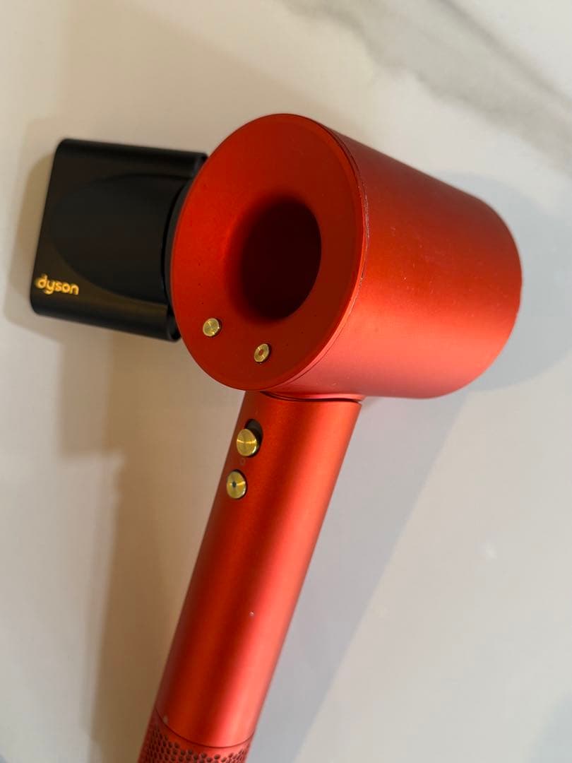 Dyson Supersonic Ionic ヘアドライヤー　数量限定モデル