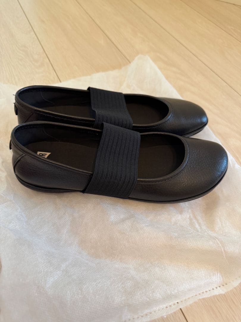 CAMPER ブラック フラットシューズ