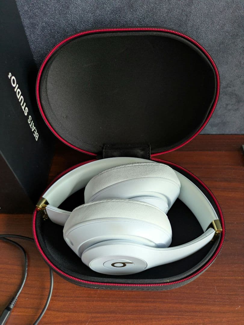 beats studio3ワイヤレスヘッドホン ホワイト