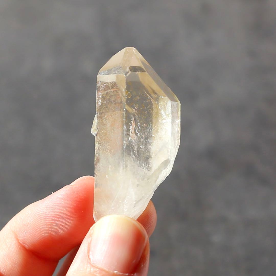 ゴールデンヒーラー クォーツ 原石 水晶 鉱物 希少石 天然石