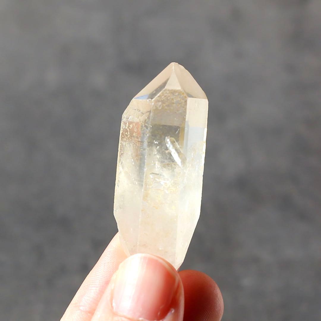 ゴールデンヒーラー クォーツ 原石 水晶 鉱物 希少石 天然石