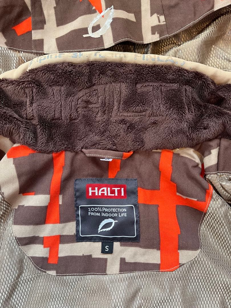 北欧　HALTI ハルチ　スキーウェア上下　日本サイズＭ　暖かさバツグン