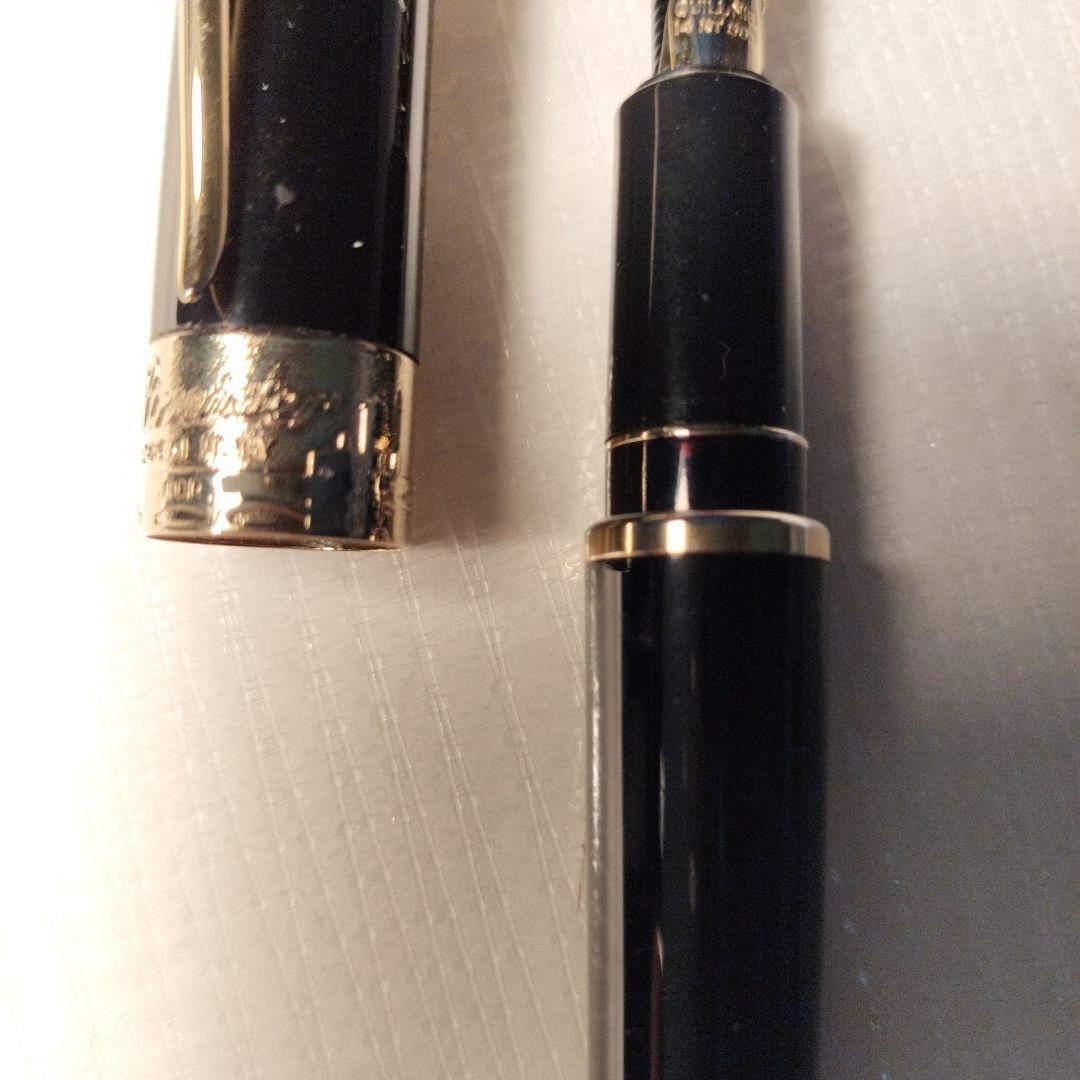 Pineider 万年筆 黒 ゴールド装飾