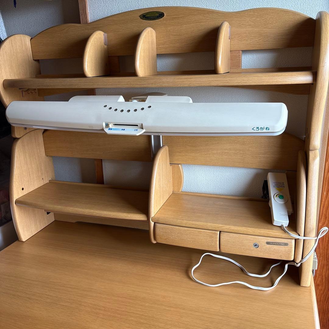 ②棚＆ライト(勉強机別出品)中古 くろがね