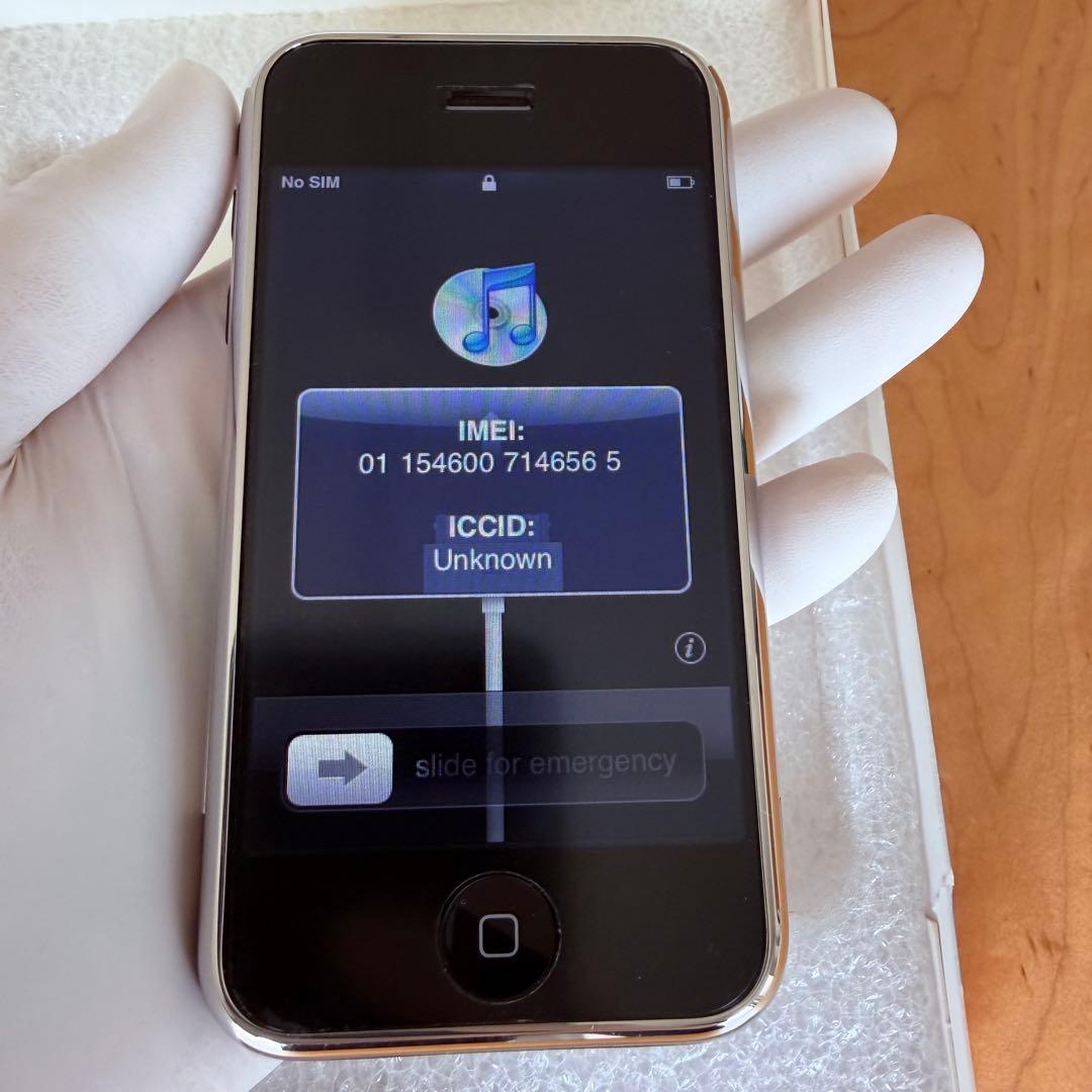 未使用　ほぼ新品　iPhone 2G 日本未発売　8GB 初代　第1世代