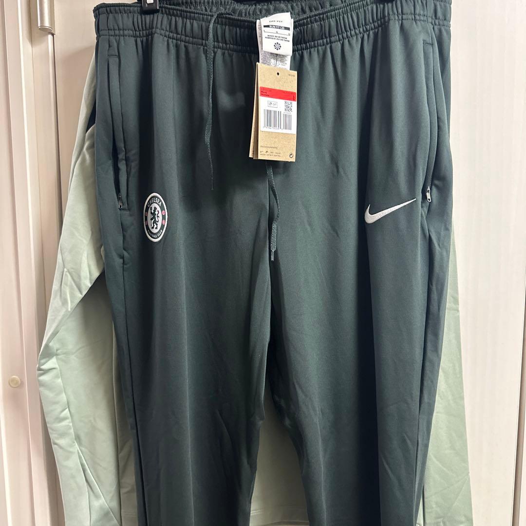 チェルシー　ナイキ　トラックスーツ　ジャージ　セットアップ