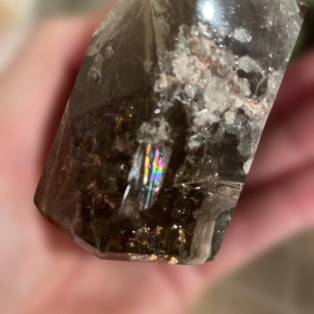最終価格⭐︎スモーキークォーツ 原石 ゴールドタイチンルチル 虹入り 六角柱