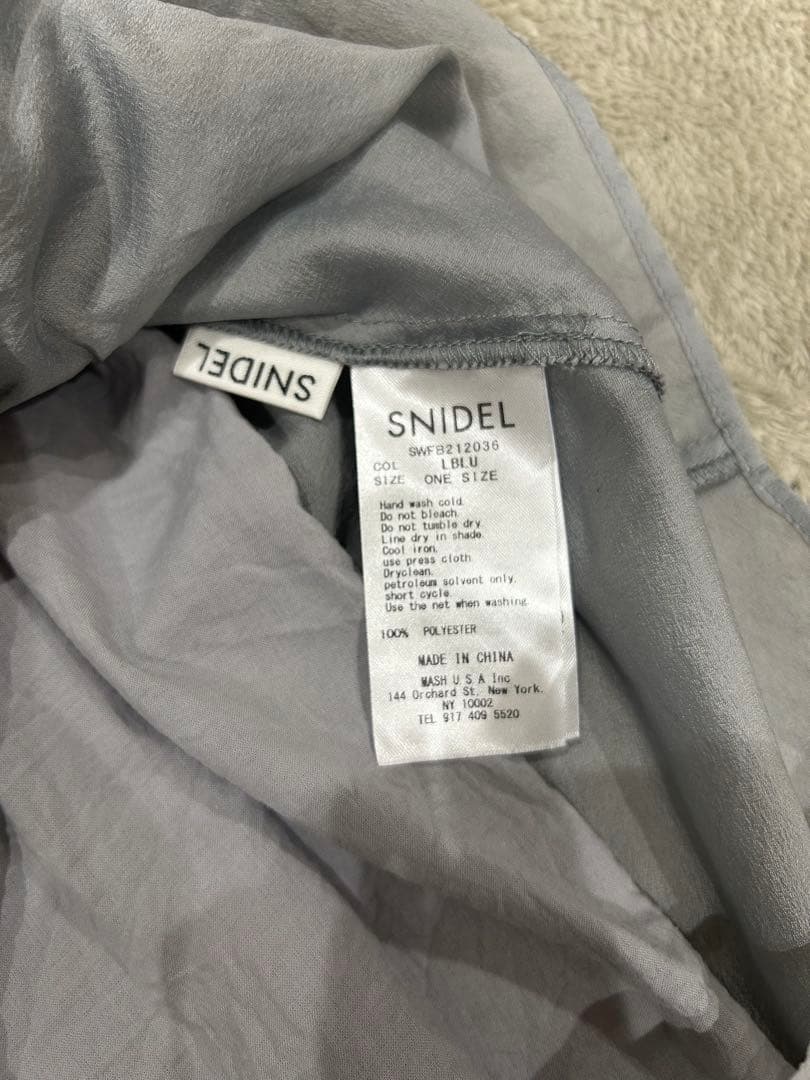 snidel スナイデル　バックデザインフリルブラウス　ノースリーブブラウス