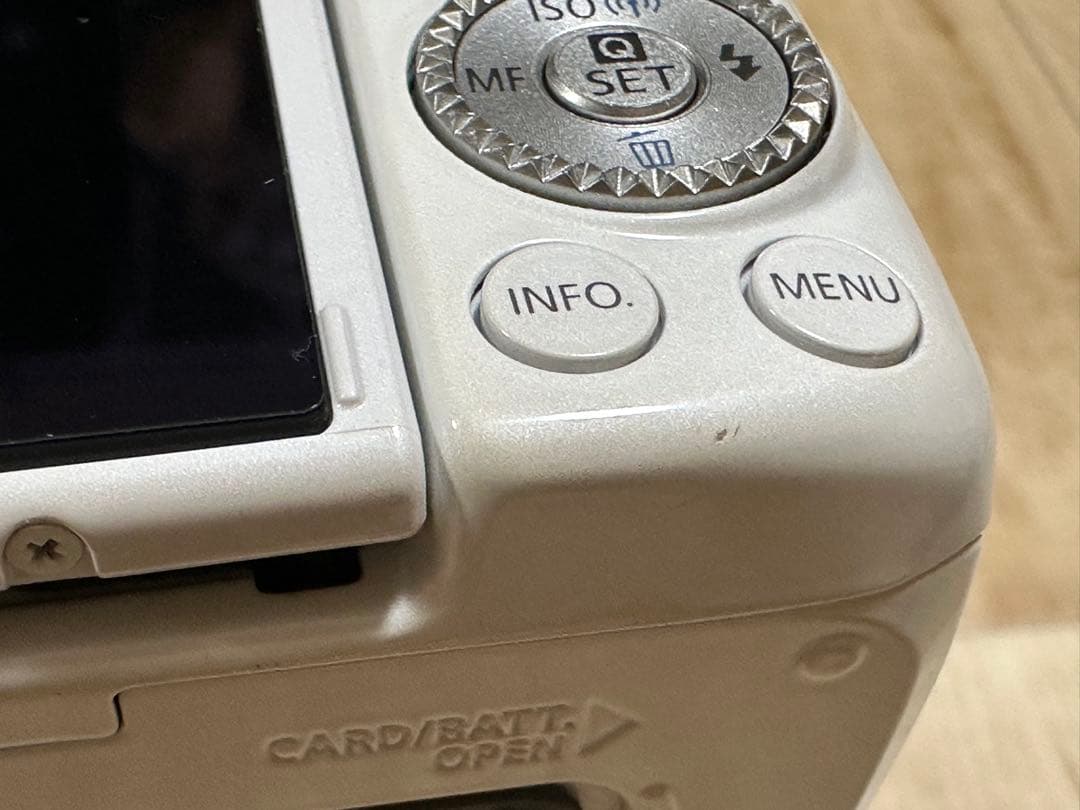 Canon EOS M3 ミラーレスカメラ 超広角ズームレンズ付き