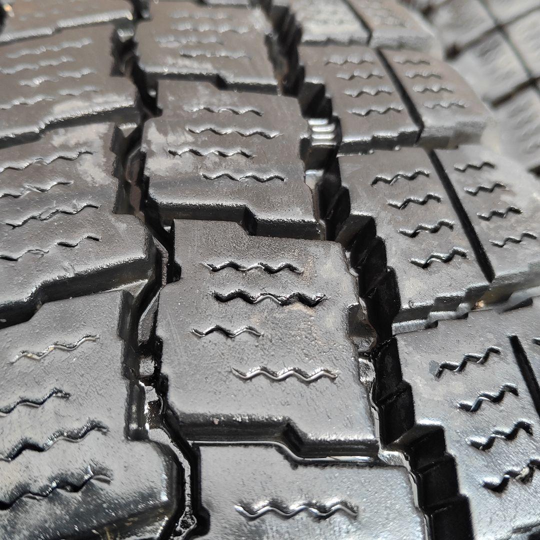 ハイエース KEELER 15インチ スタッドレスタイヤホイール4本セット