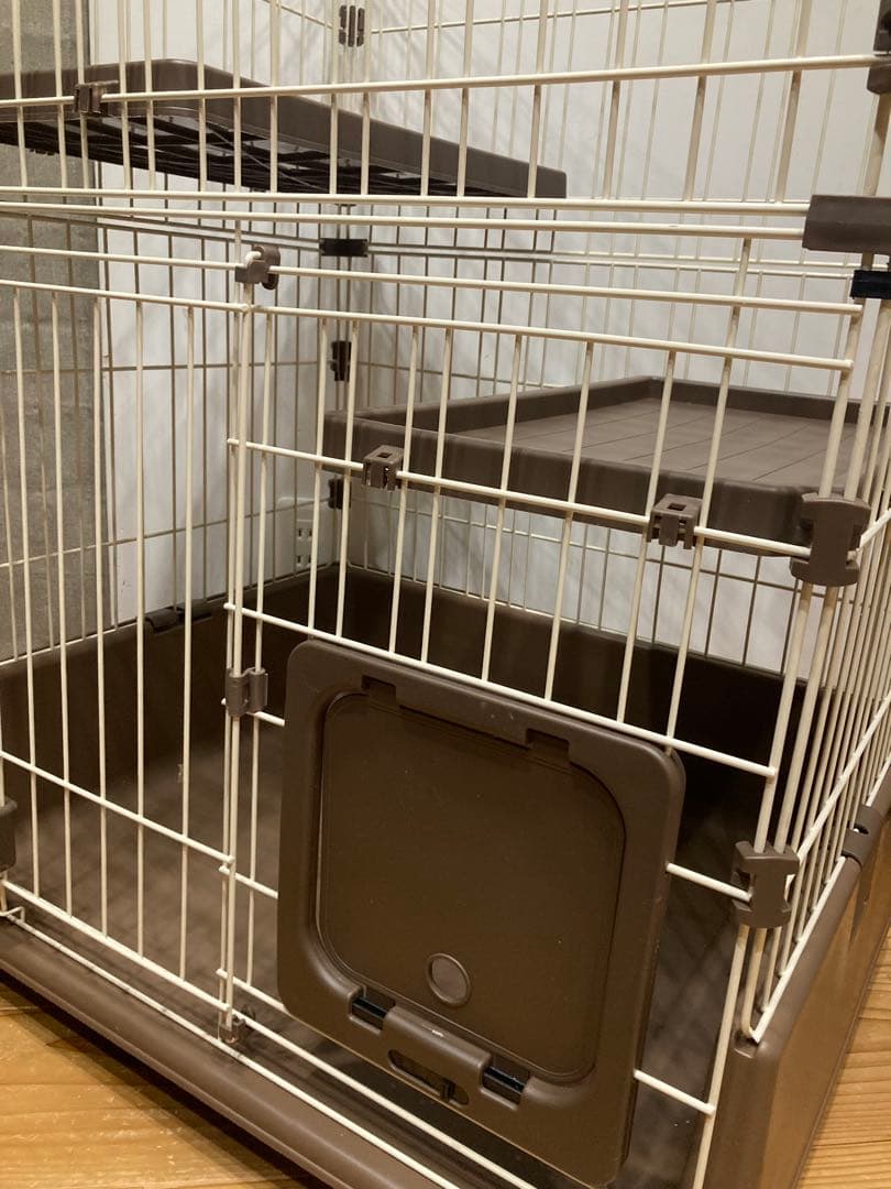 【ほぼ新品】2段出入り簡単ドア付きキャットケージ アンティークホワイト　コーナン