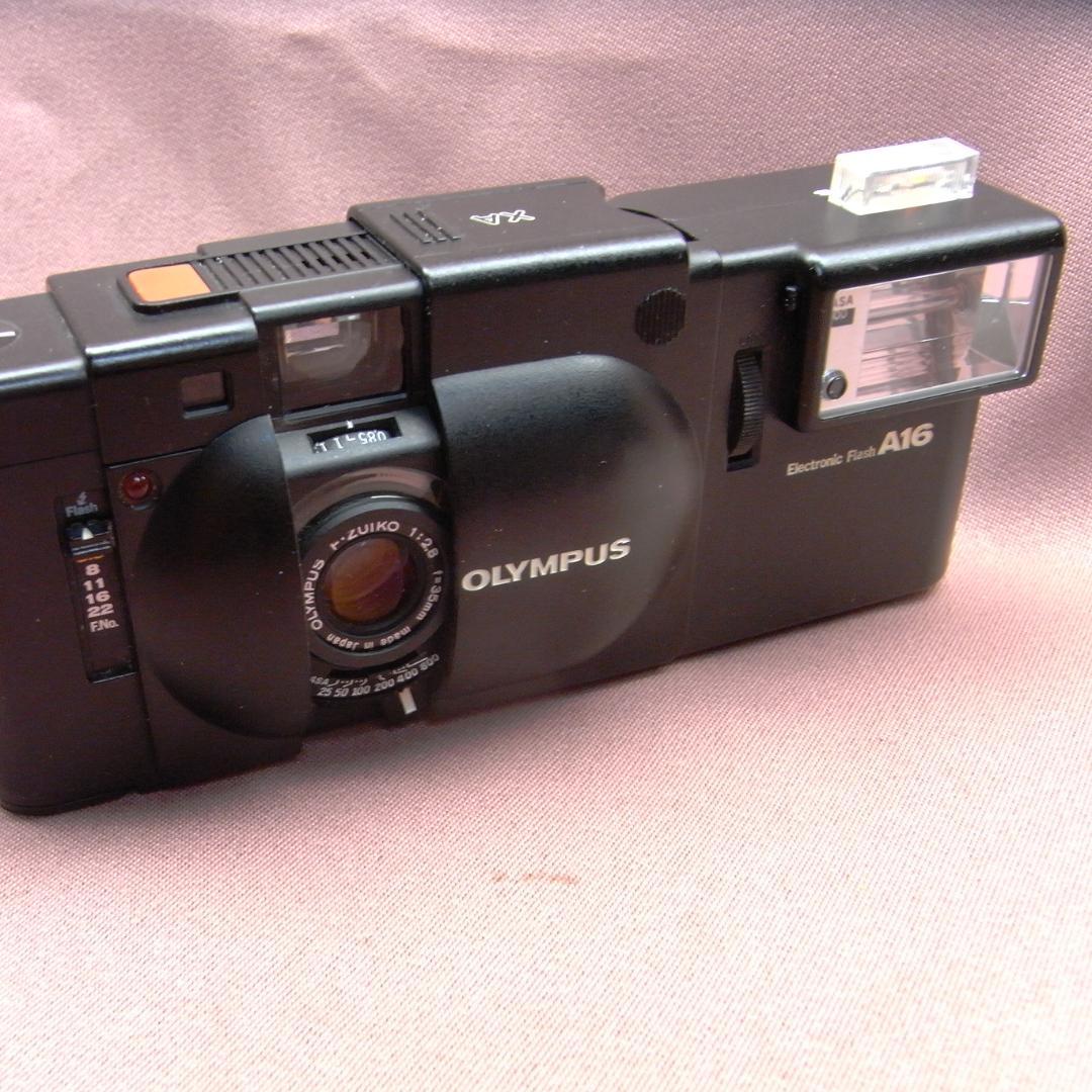 極美品　　オリンパス　XA　＋　A16