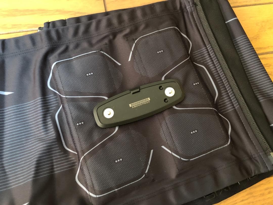 シックスパッド　パワースーツライト　アブス　MTG　リモコン付　LL