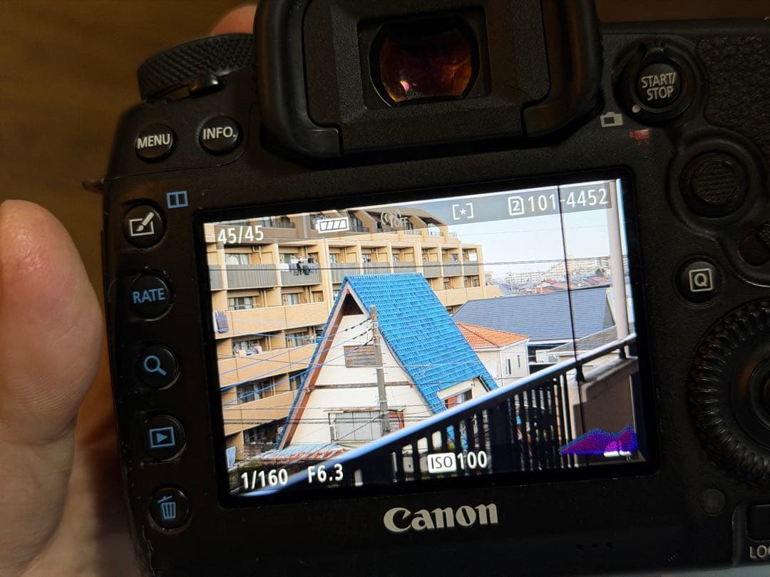 Canon EOS 5D Mark IV モニターに不備あり