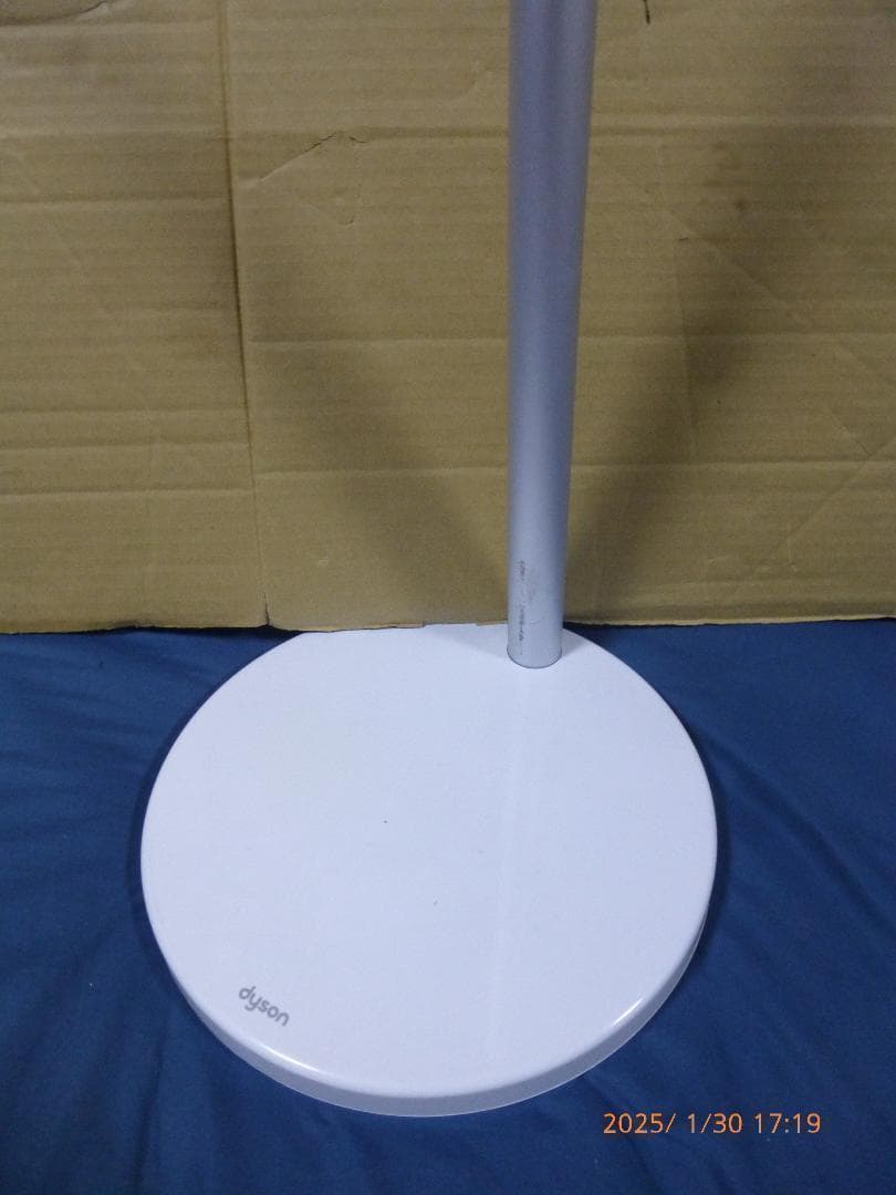 超激安　ダイソンSV18新品ボディ本体とフロアドック付属　エコ約51分