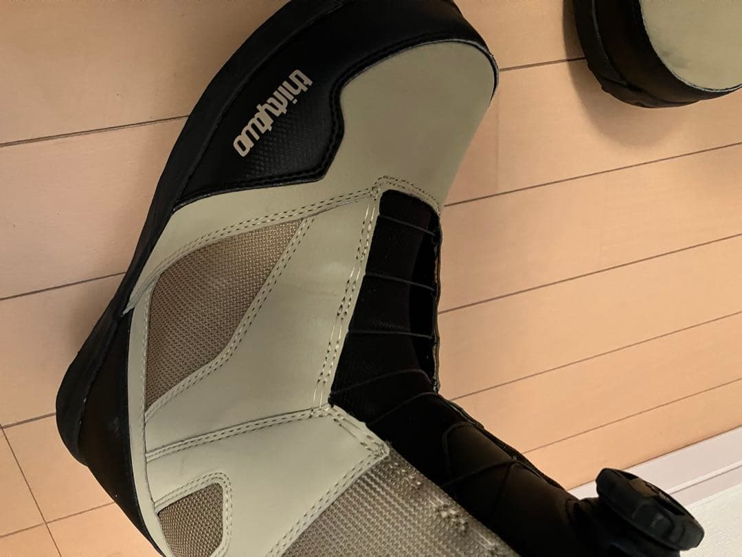 シーズン終盤thirtytwo スノボブーツ BOAシステムダブルBOA US8