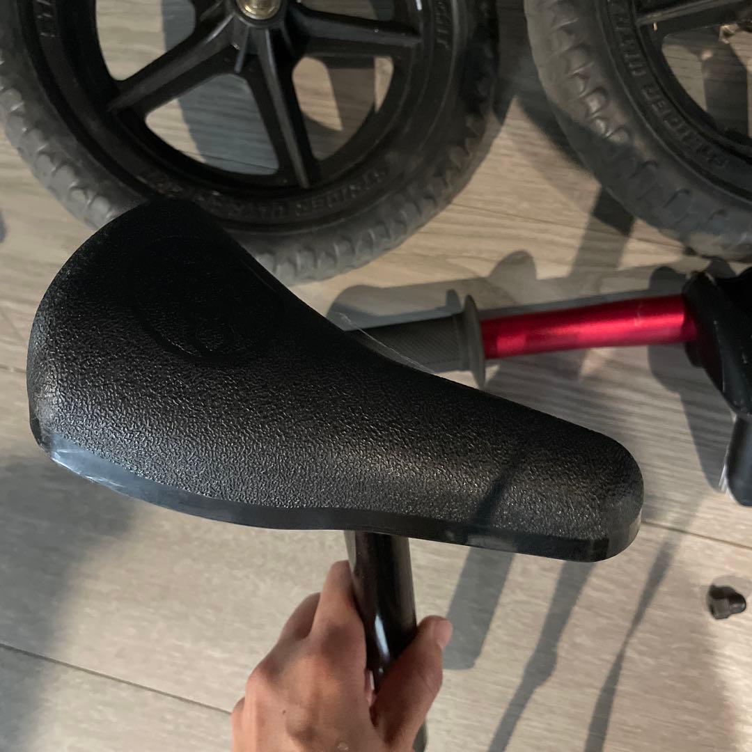 ストライダー　パーツ　サドル　ハンドル　タイヤ