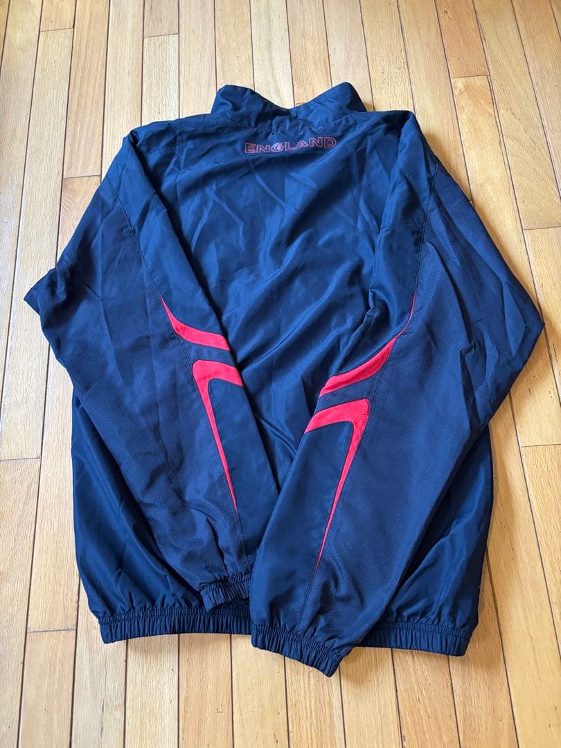 【美品】ENGLANDピステ・ウィンドブレーカー&3/4パンツ ネイビー/レッド