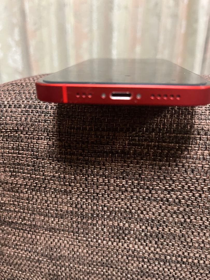 Apple iPhone 12 赤