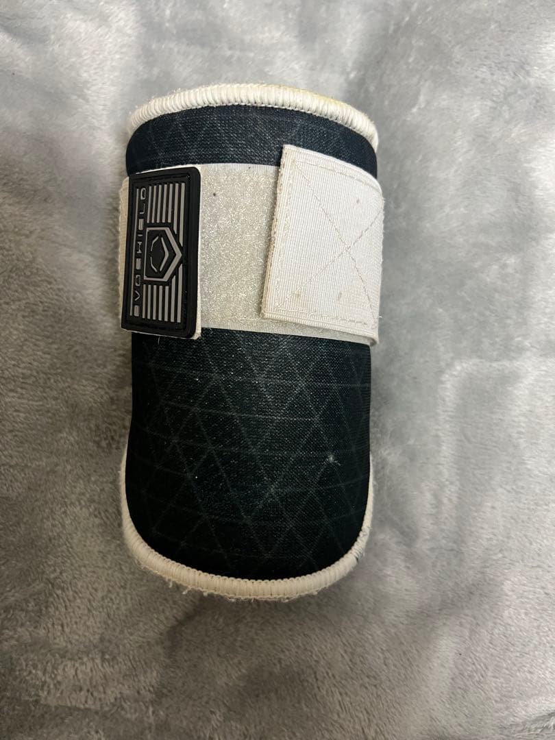 MLB エルボーガード ブラック ホワイト　マークなし高校野球対応