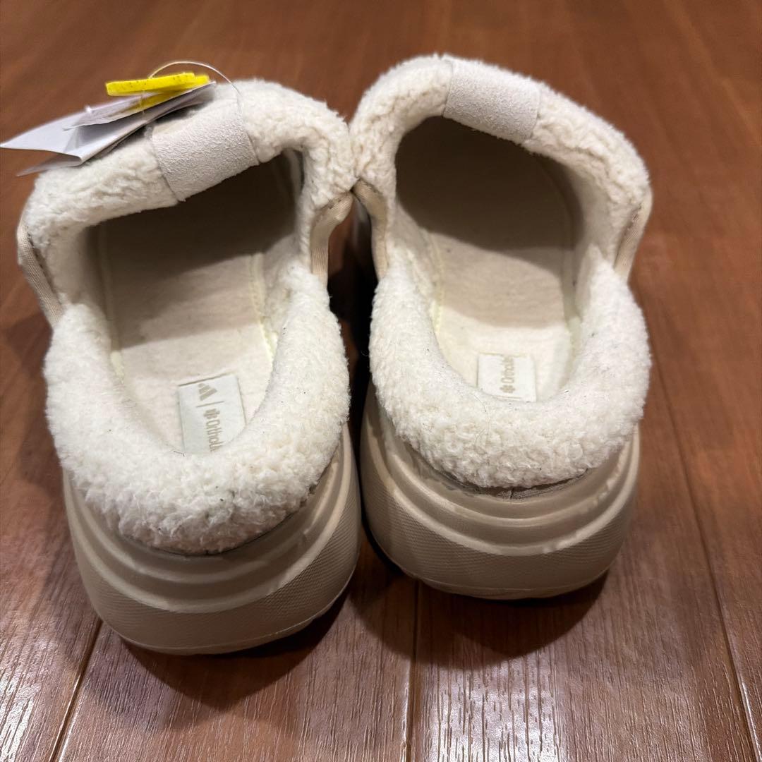 ボア付きベージュサボサンダル