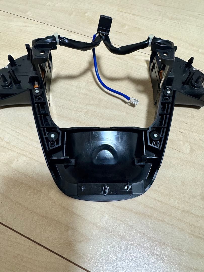 プリウス　50 後期　ステアリング　スイッチ