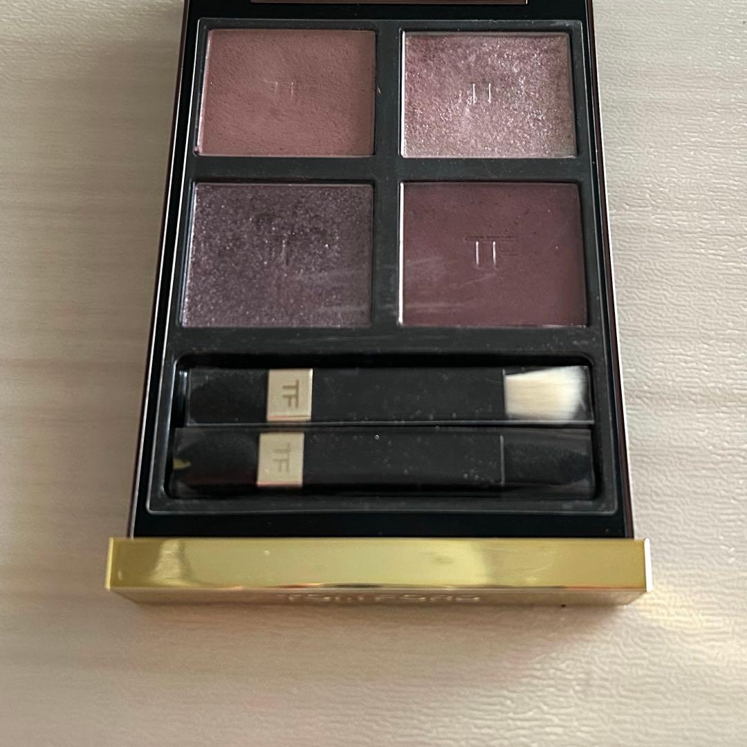 【専用】トムフォード　アイカラークォード　メタリックモーブ　01RW