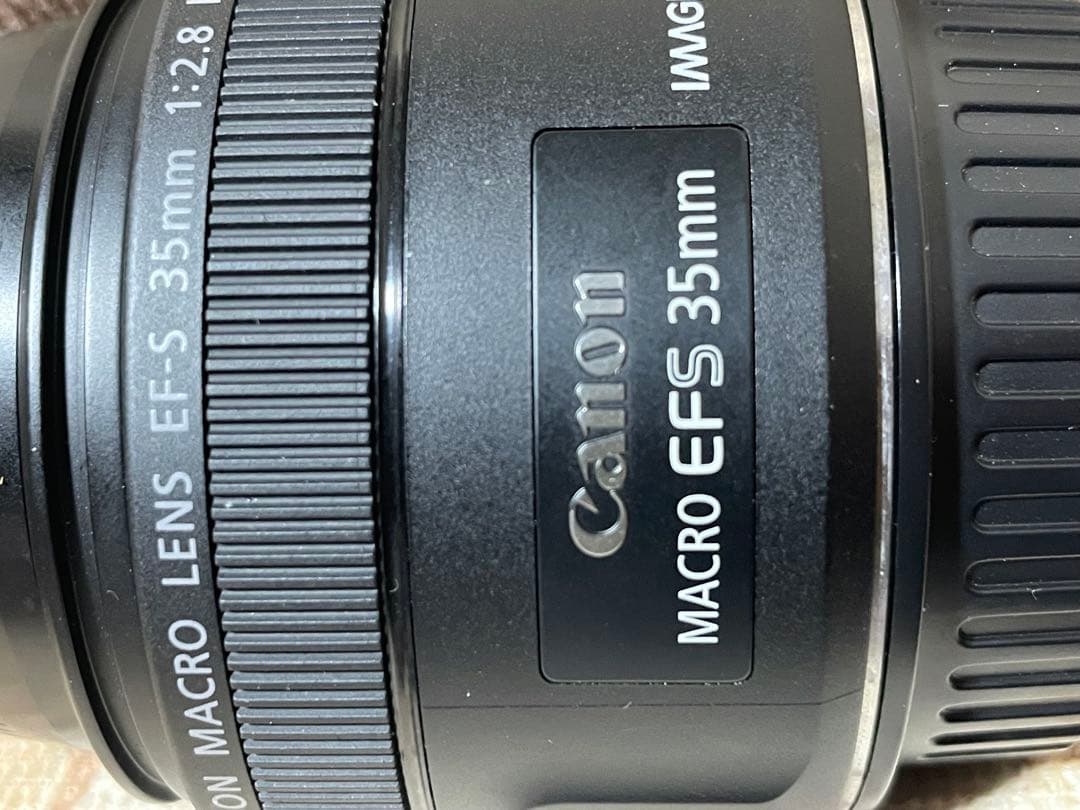 Canon EF-S 35mm F2.8 MACRO IS STM レンズ