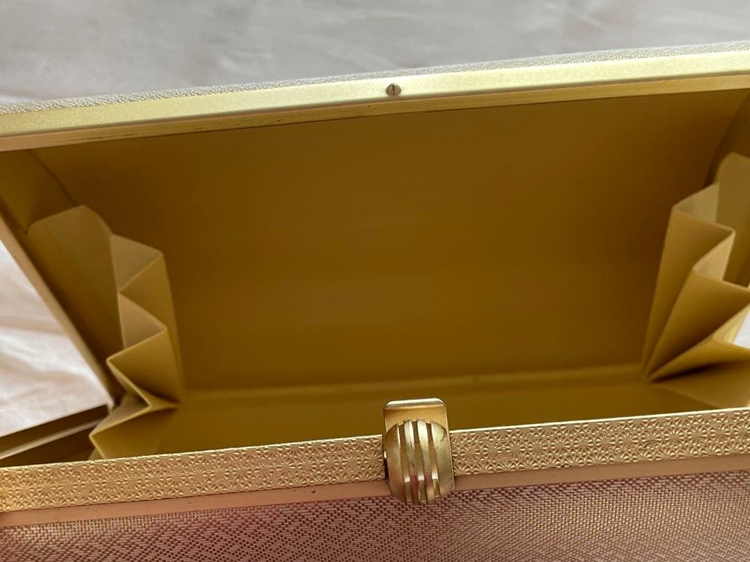 和装　草履とバッグのセット(金色地に白い花刺繍)