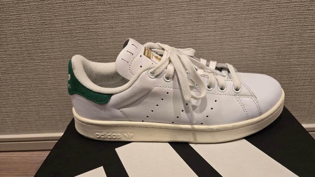 adidas　VELOSTANSMITH 　ホワイト