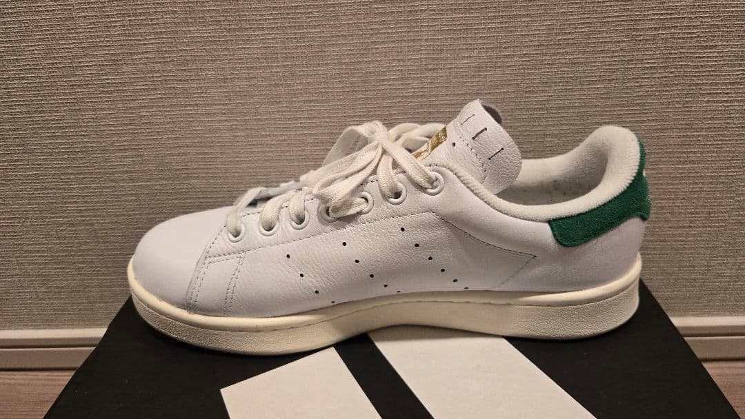adidas　VELOSTANSMITH 　ホワイト