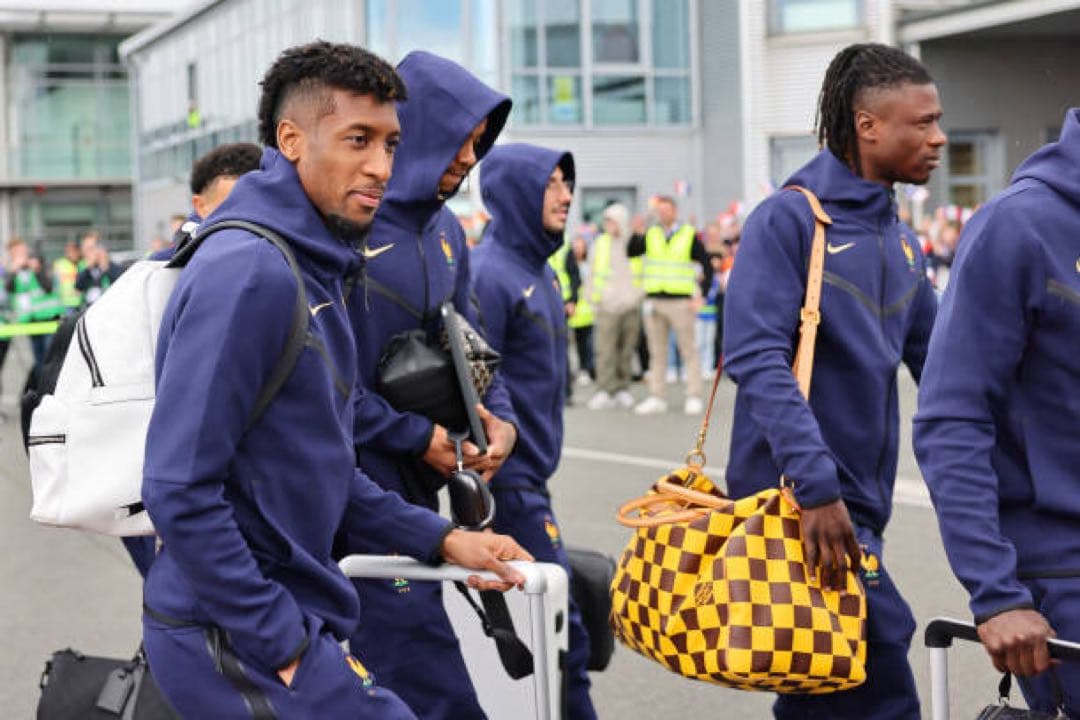 NIKE フランス代表　テックフリース パンツ