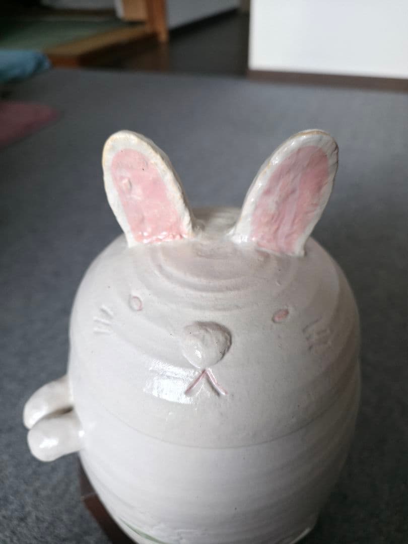 ウサギの形 陶器製置物　焼酎サーバー