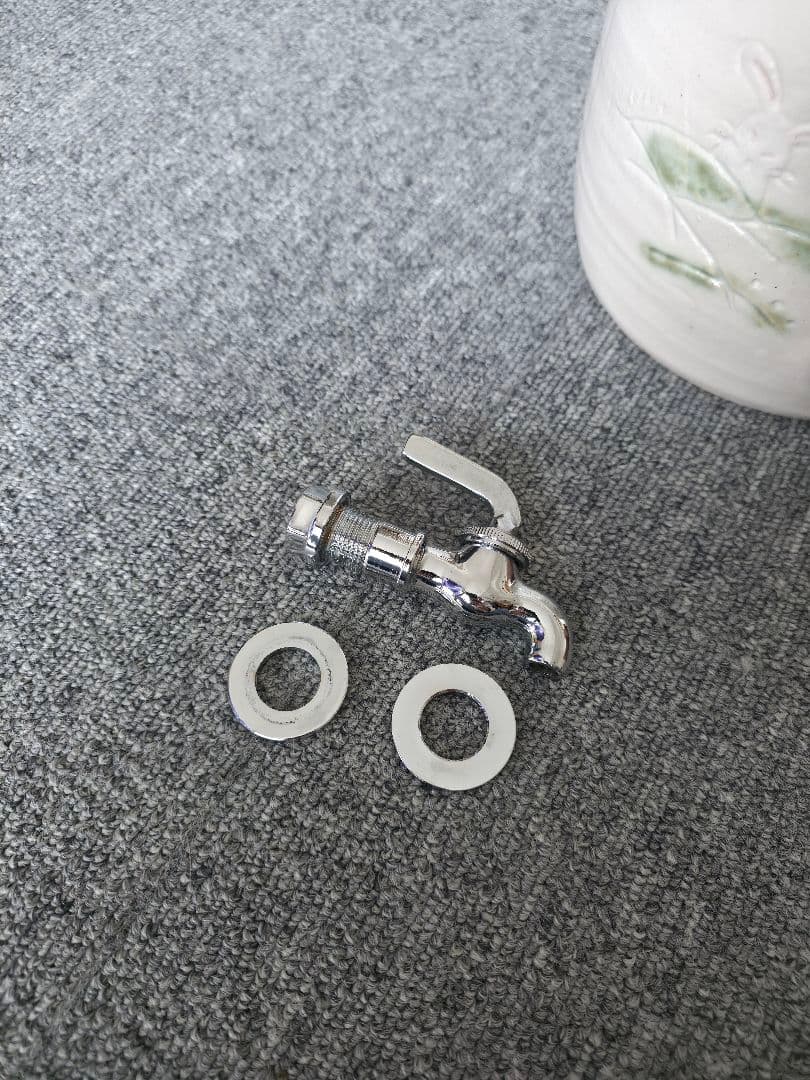 ウサギの形 陶器製置物　焼酎サーバー