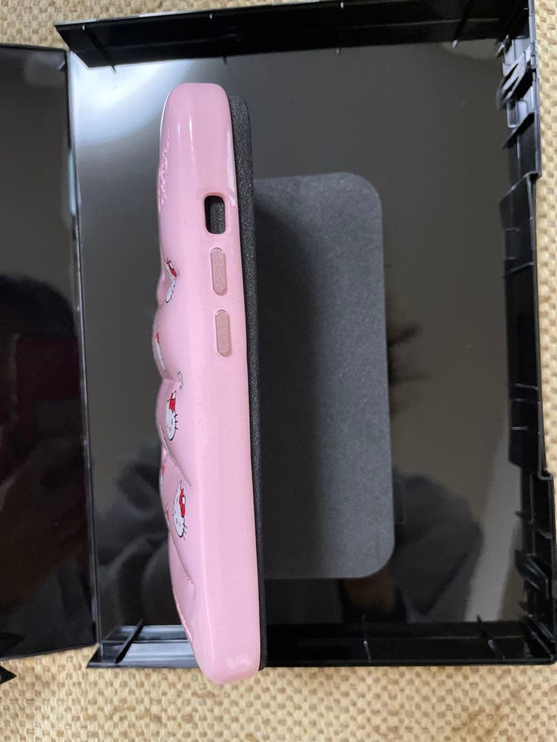 Urban Sophistication×HelloKitty iPhone17