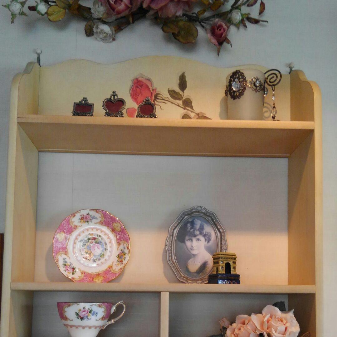 アンティーク調薔薇のだまし絵飾り棚◆お皿立て◆リビング飾り棚◆ヴィンテージ◆姫系