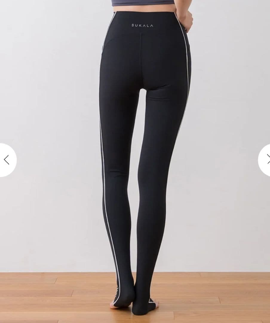 新品【SUKALA】ライントレンカレギンス　Ｍサイズ