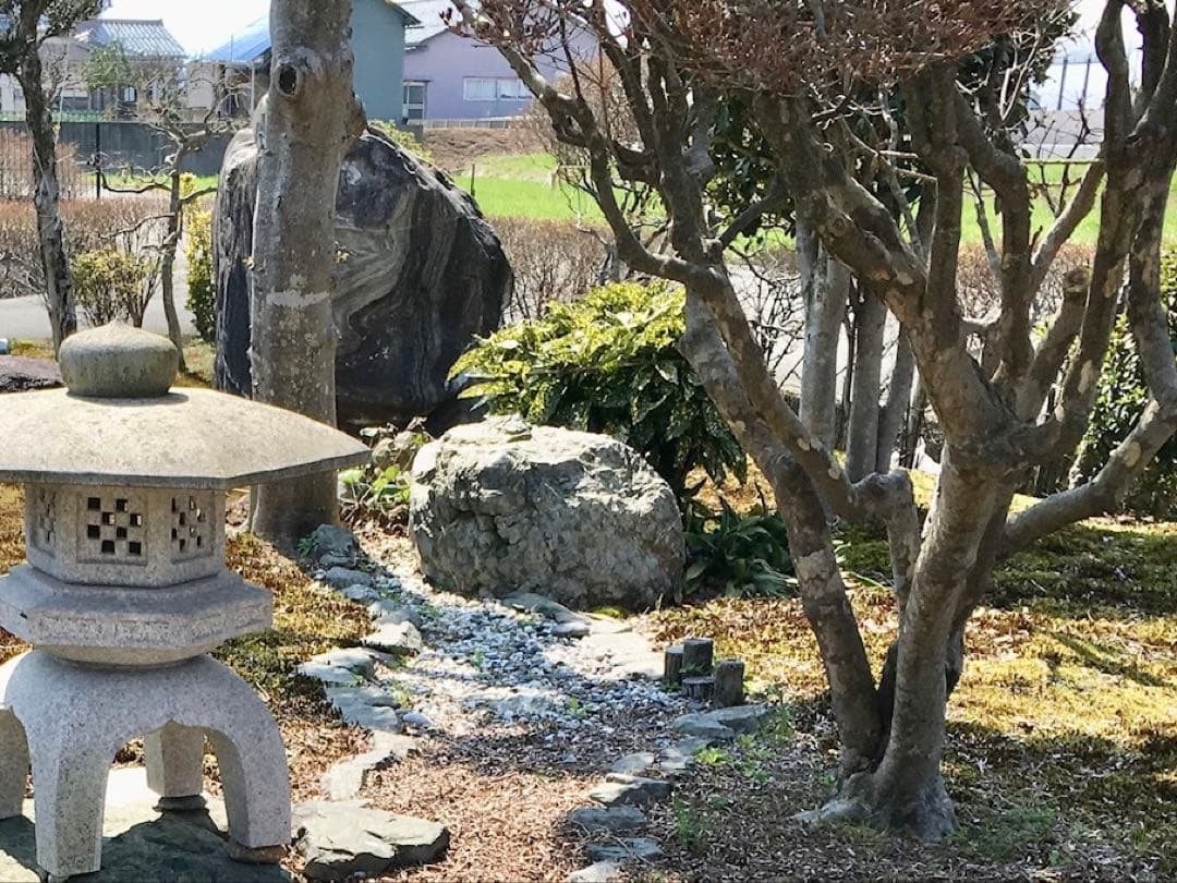 庭石 灰色 約75×80×45㎝ 自然石【石川県引き取り限定】まとめ割