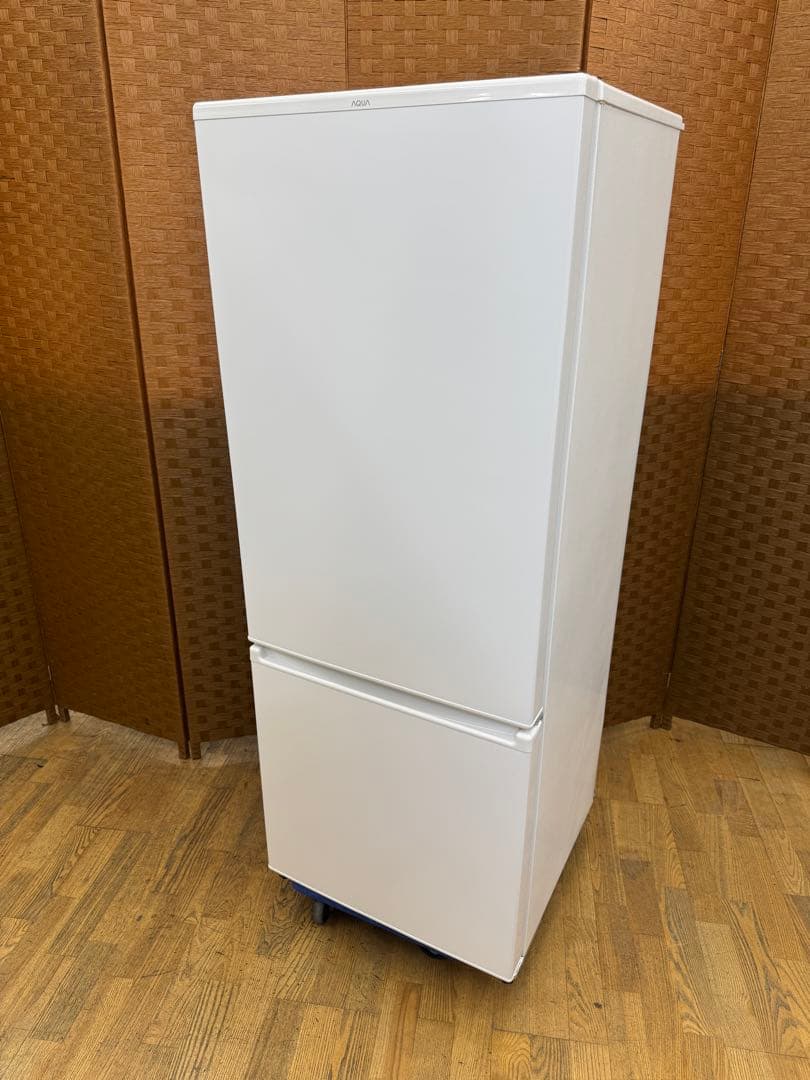 F009 超美品　AQUA ２ドア　冷蔵庫　201L 2022年　右開き